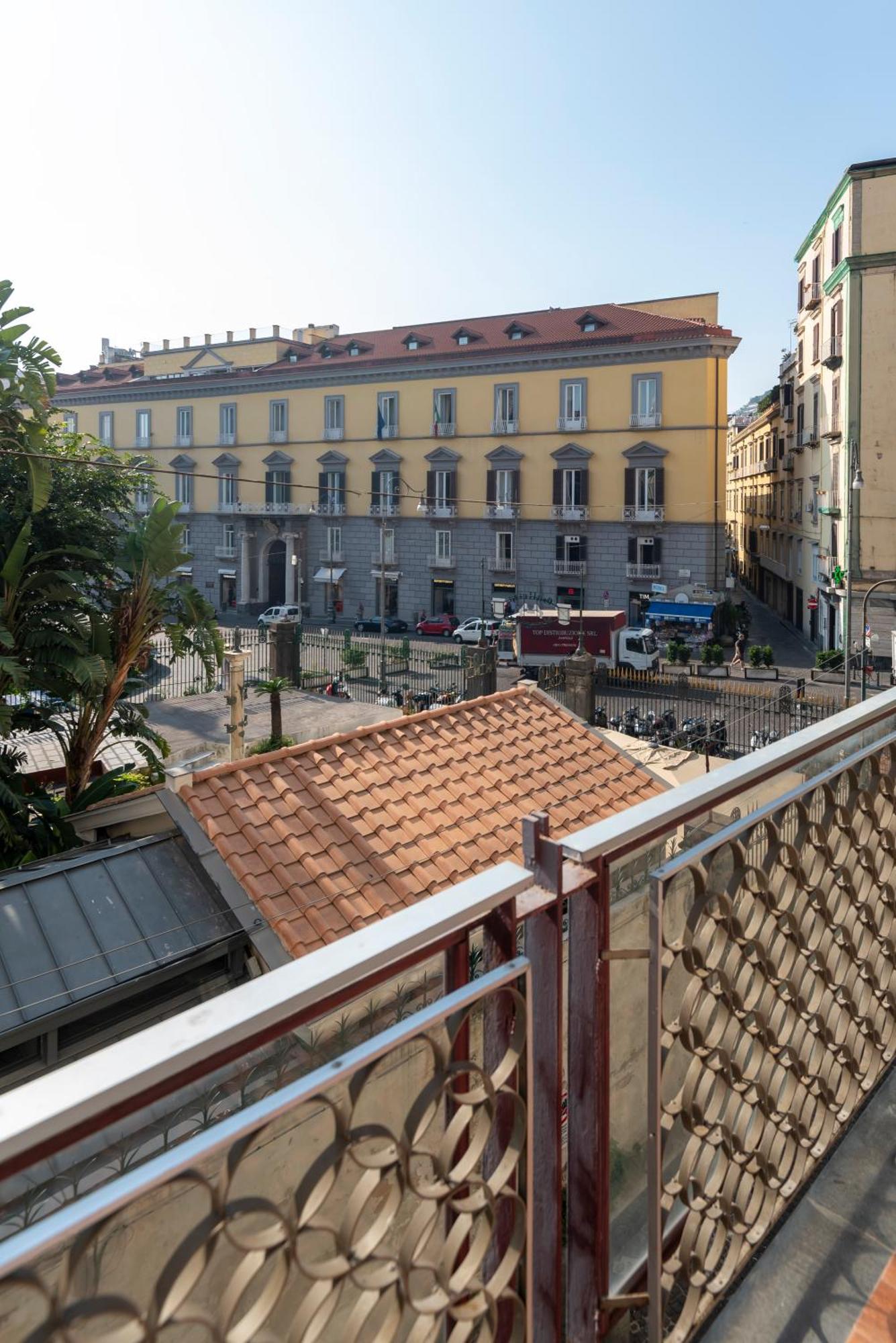 Well Suites - Piazza Dei Martiri Neapol Zewnętrze zdjęcie